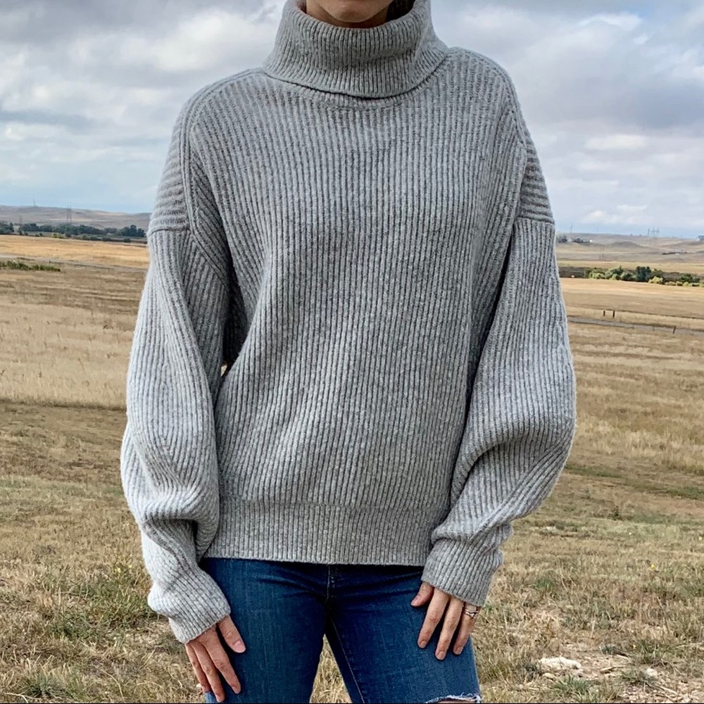 H&M Ribbed Knit Turtleneck Sweater Puffy Sleeve